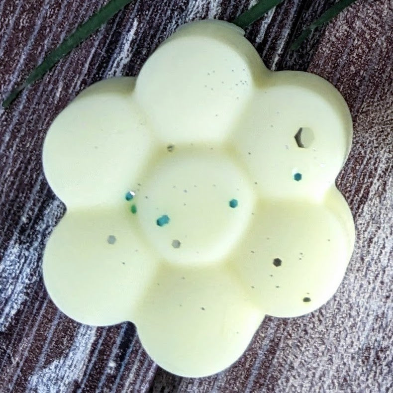 Luxe Lemongrass Wax Melt sample size flower