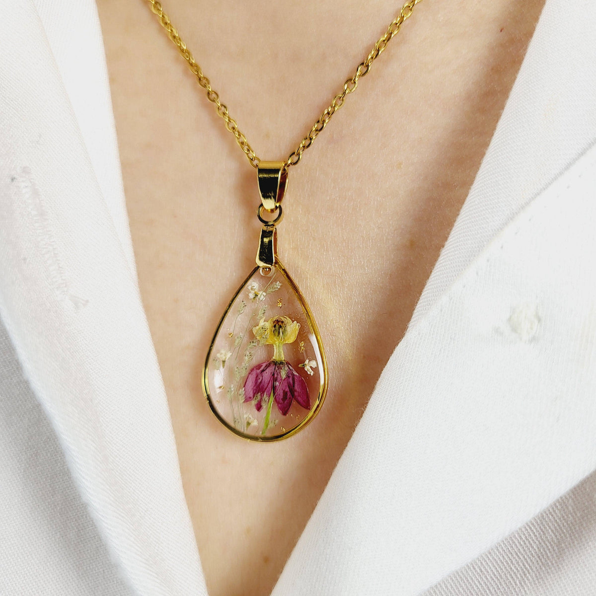 Dancing Flower | Gold Teardrop Pressed Flower Pendant