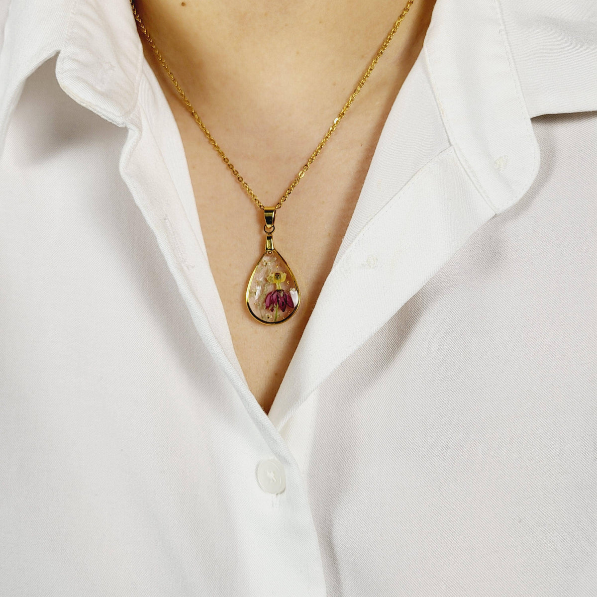 Dancing Flower | Gold Teardrop Pressed Flower Pendant