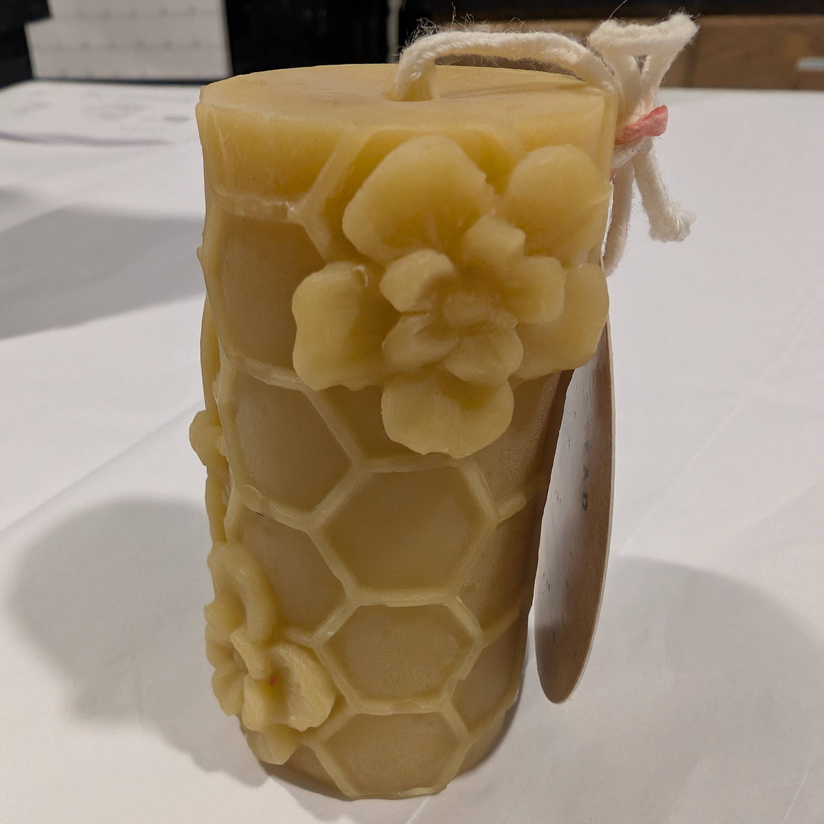 Beeswax pillar candle "Queen"