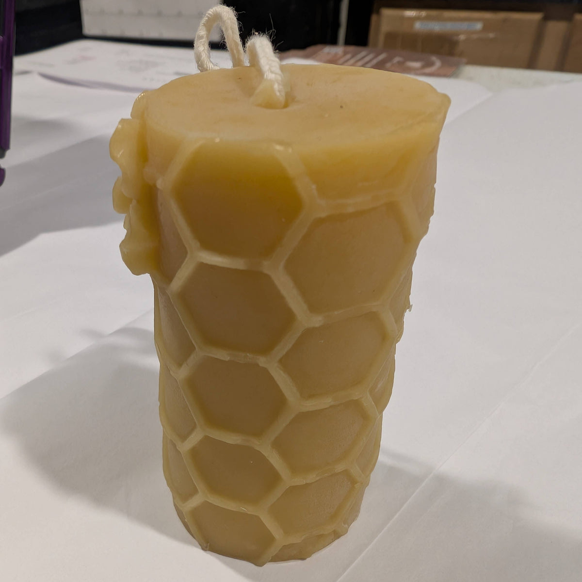 Beeswax pillar candle "Queen"