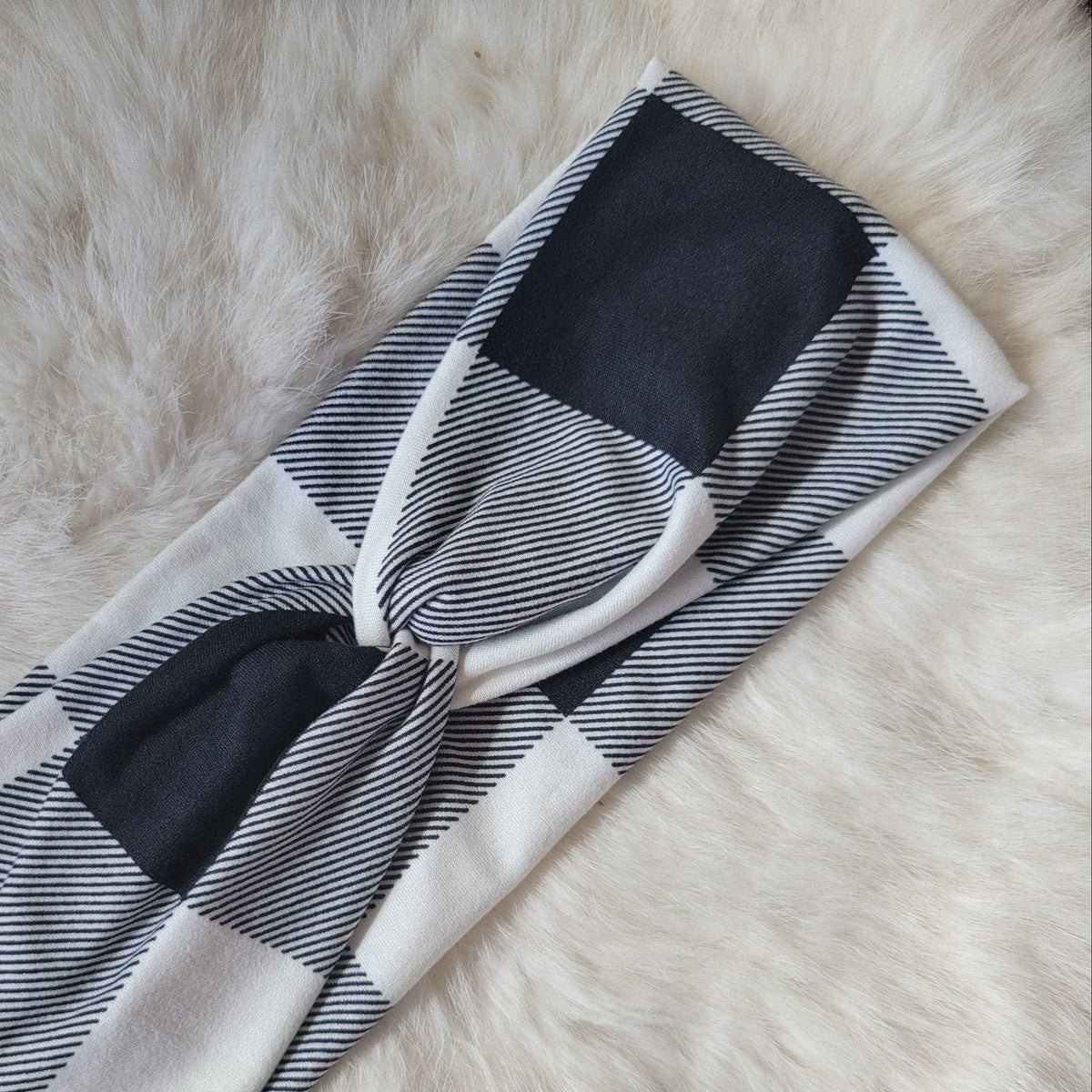 Black big buffalo plaid