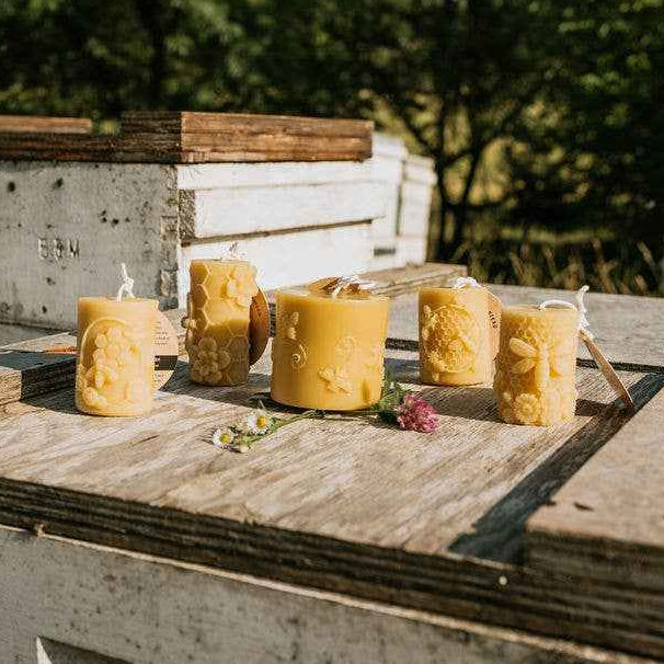 Beeswax pillar candle 'Queen'